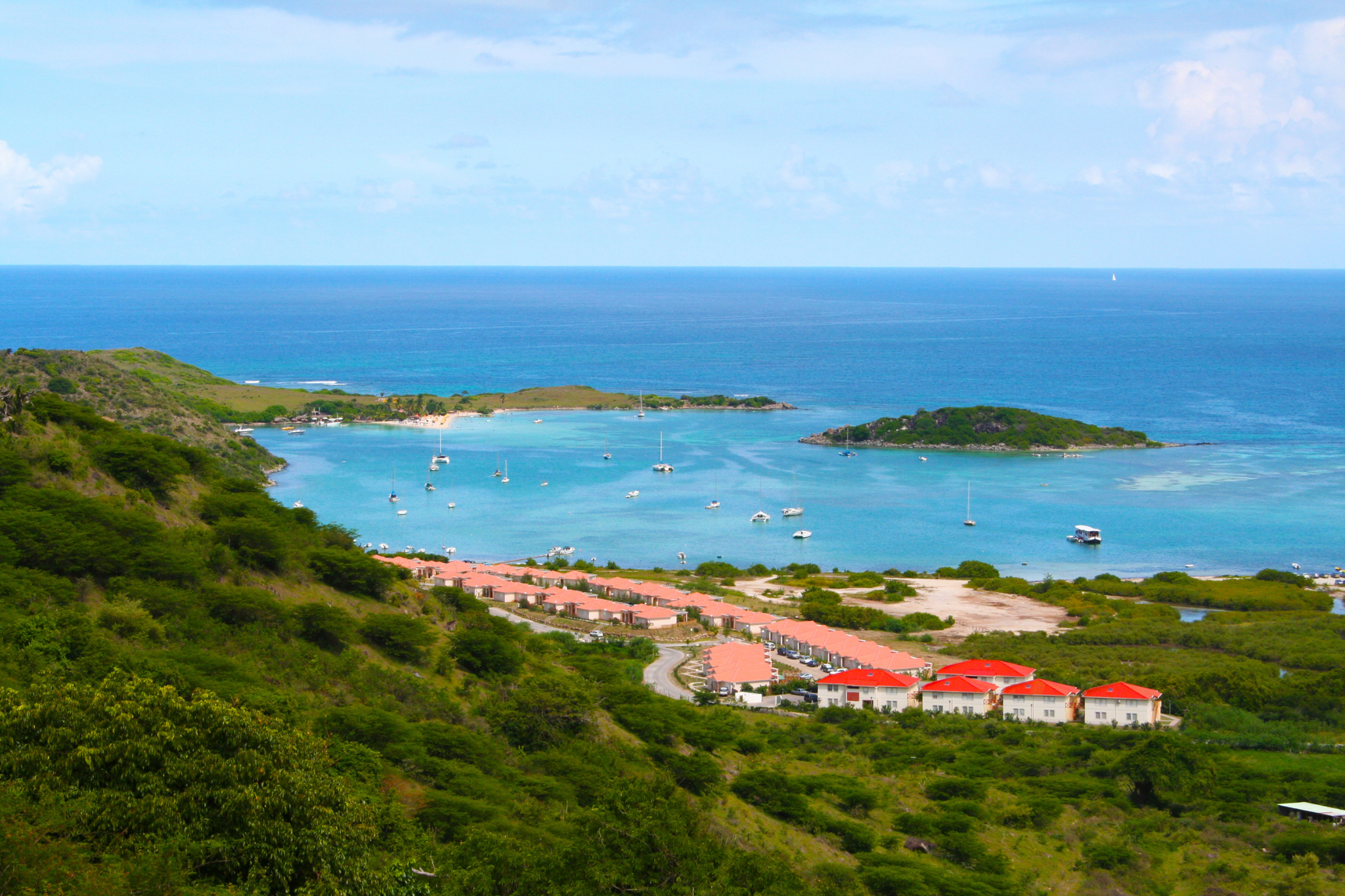 Vivez le luxe aux Antilles avec IBAÏA Immobilier : des vacances de rêve à la dernière minute !